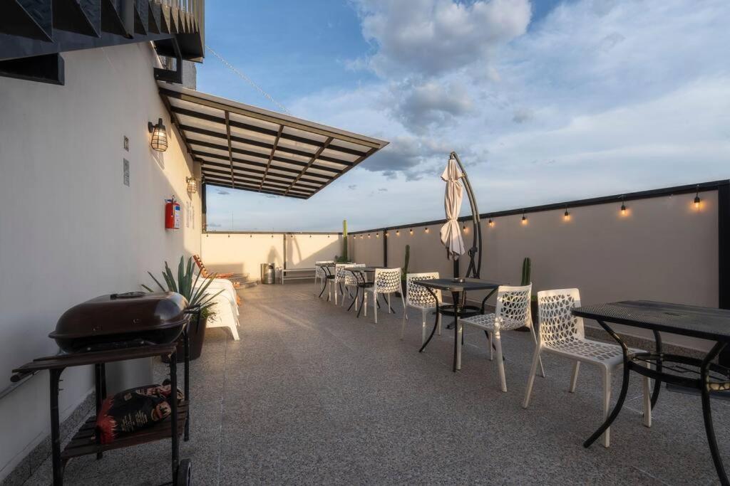 104 Location 2bdrm 2bath Ac Fits 8 Rooftop Holiday home *